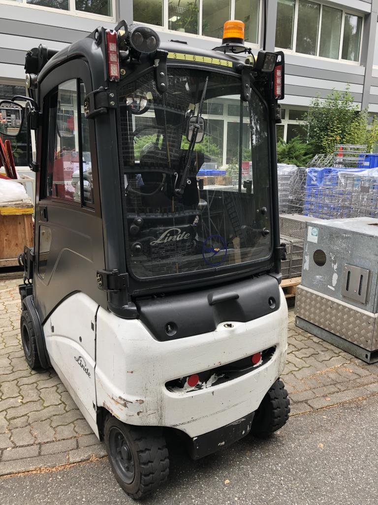 Gepflegte Flurförderfahrzeuge-4