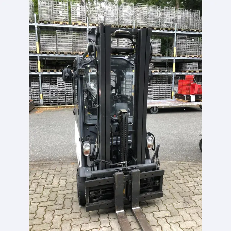 Gepflegte Flurförderfahrzeuge-5