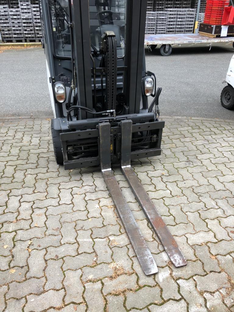 Gepflegte Flurförderfahrzeuge-6