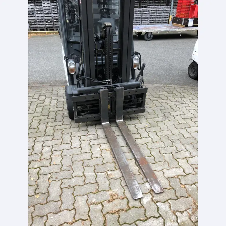 Gepflegte Flurförderfahrzeuge-6