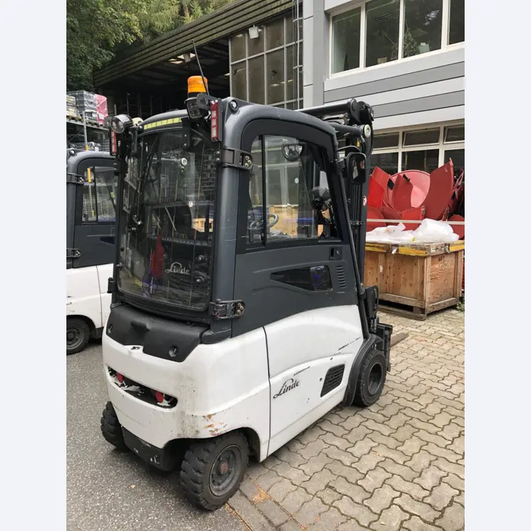 Gepflegte Flurförderfahrzeuge-1