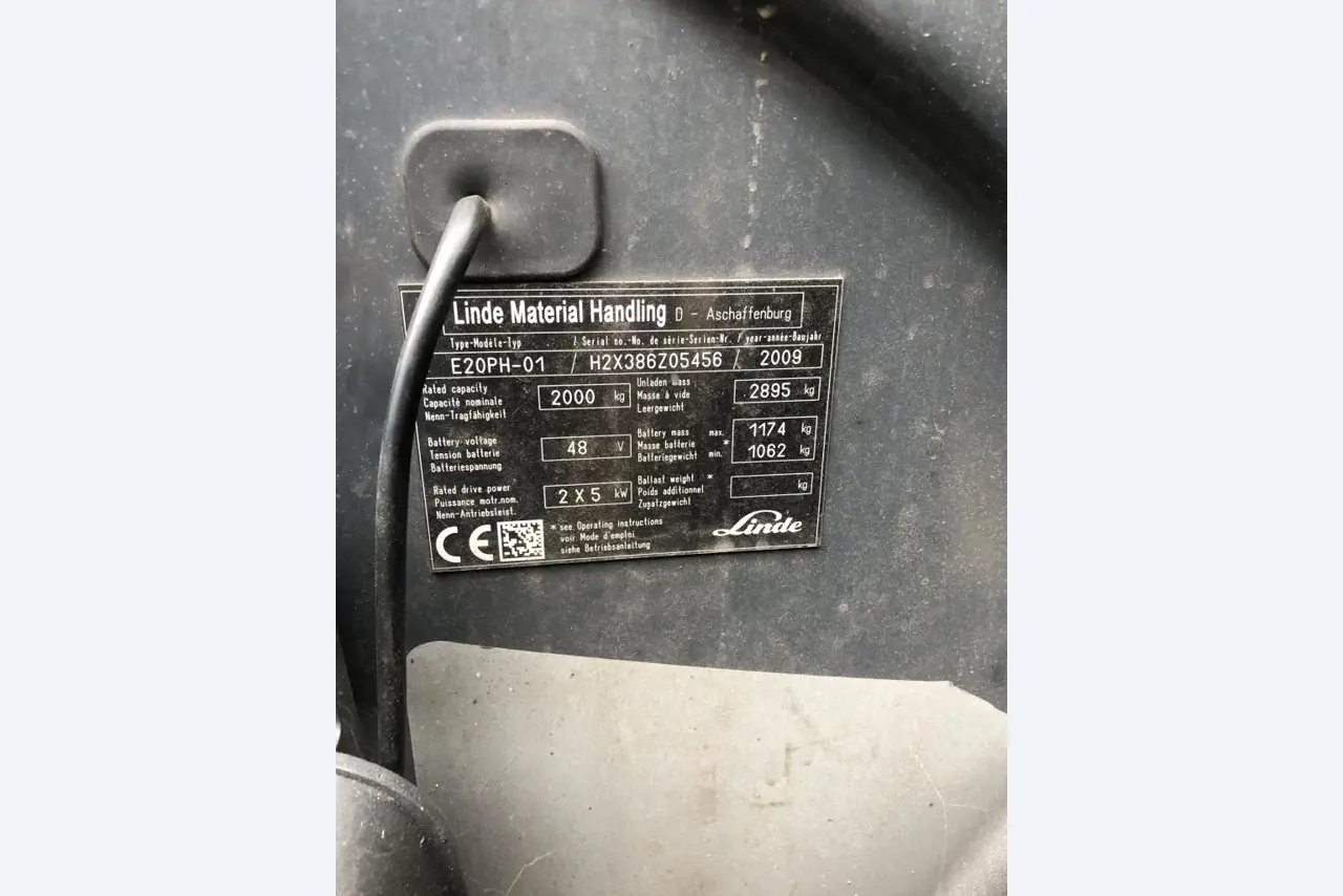 Gepflegte Flurförderfahrzeuge-12