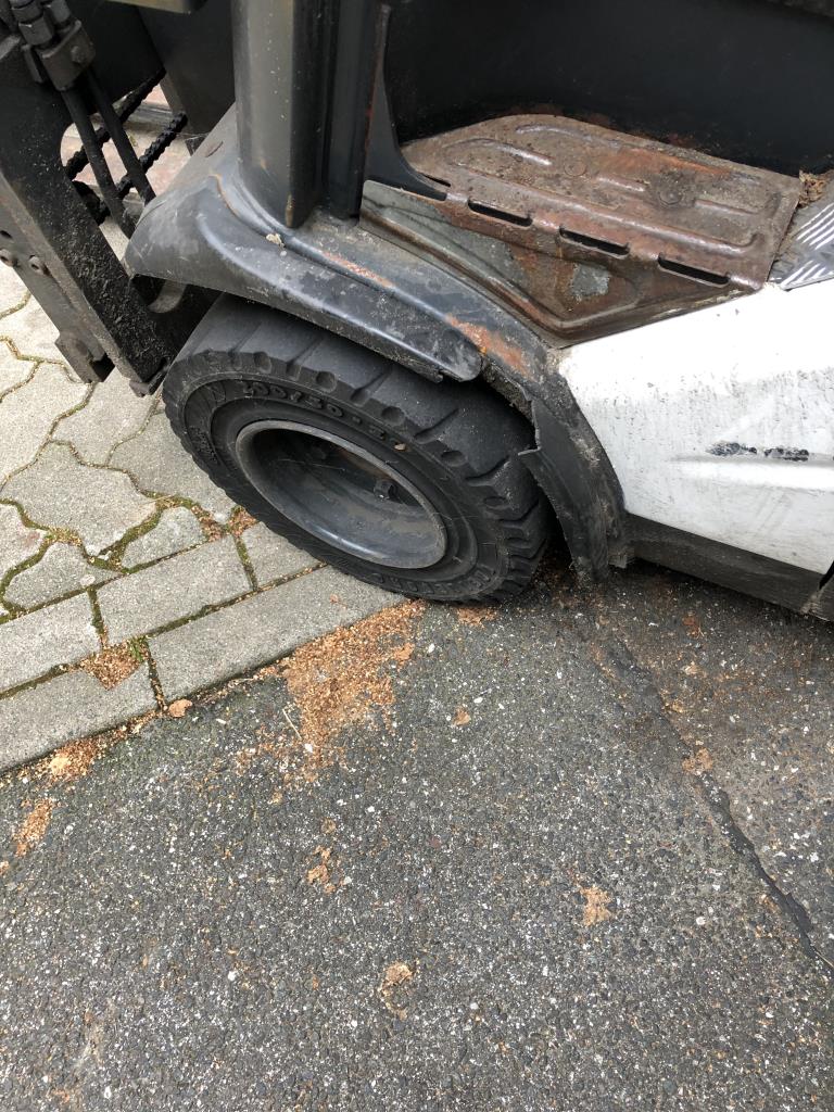 Gepflegte Flurförderfahrzeuge-13