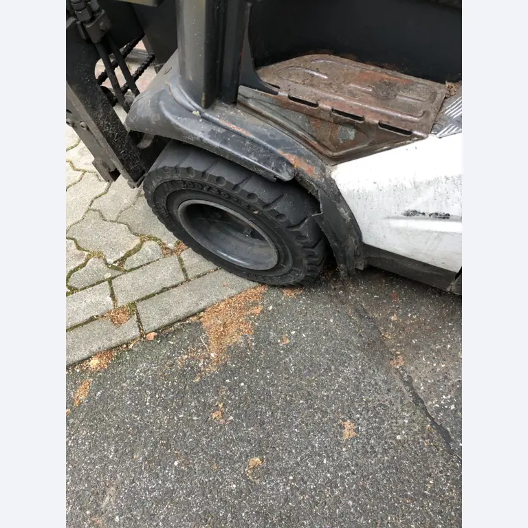 Gepflegte Flurförderfahrzeuge-13