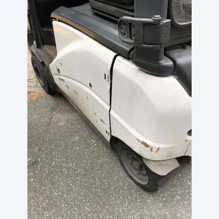 Gepflegte Flurförderfahrzeuge-14