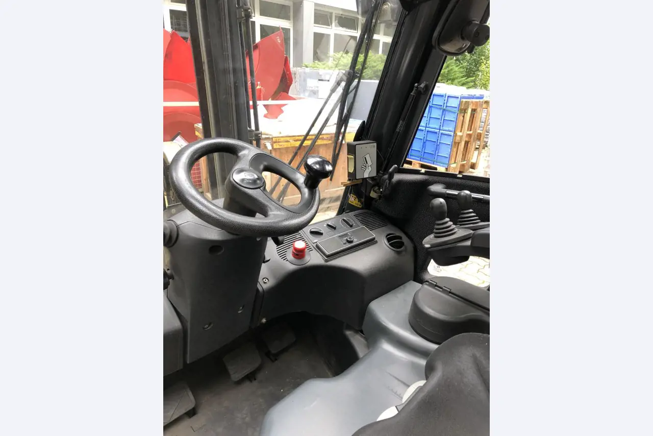 Gepflegte Flurförderfahrzeuge-6