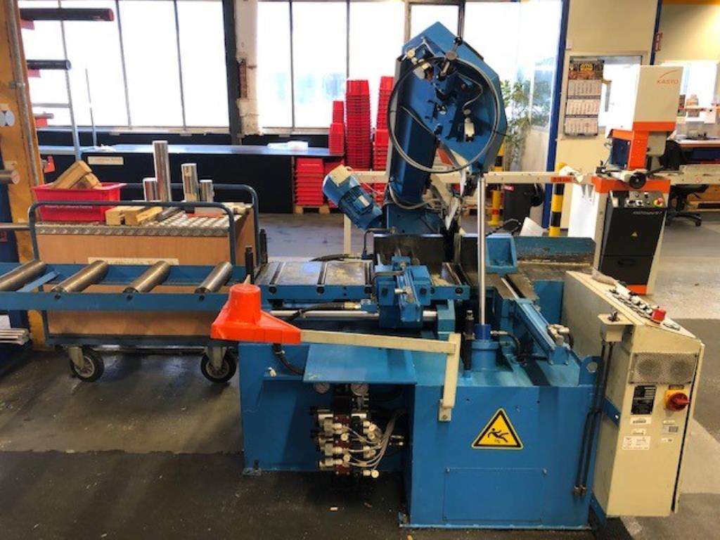 
used forklifts and lifting devices-1