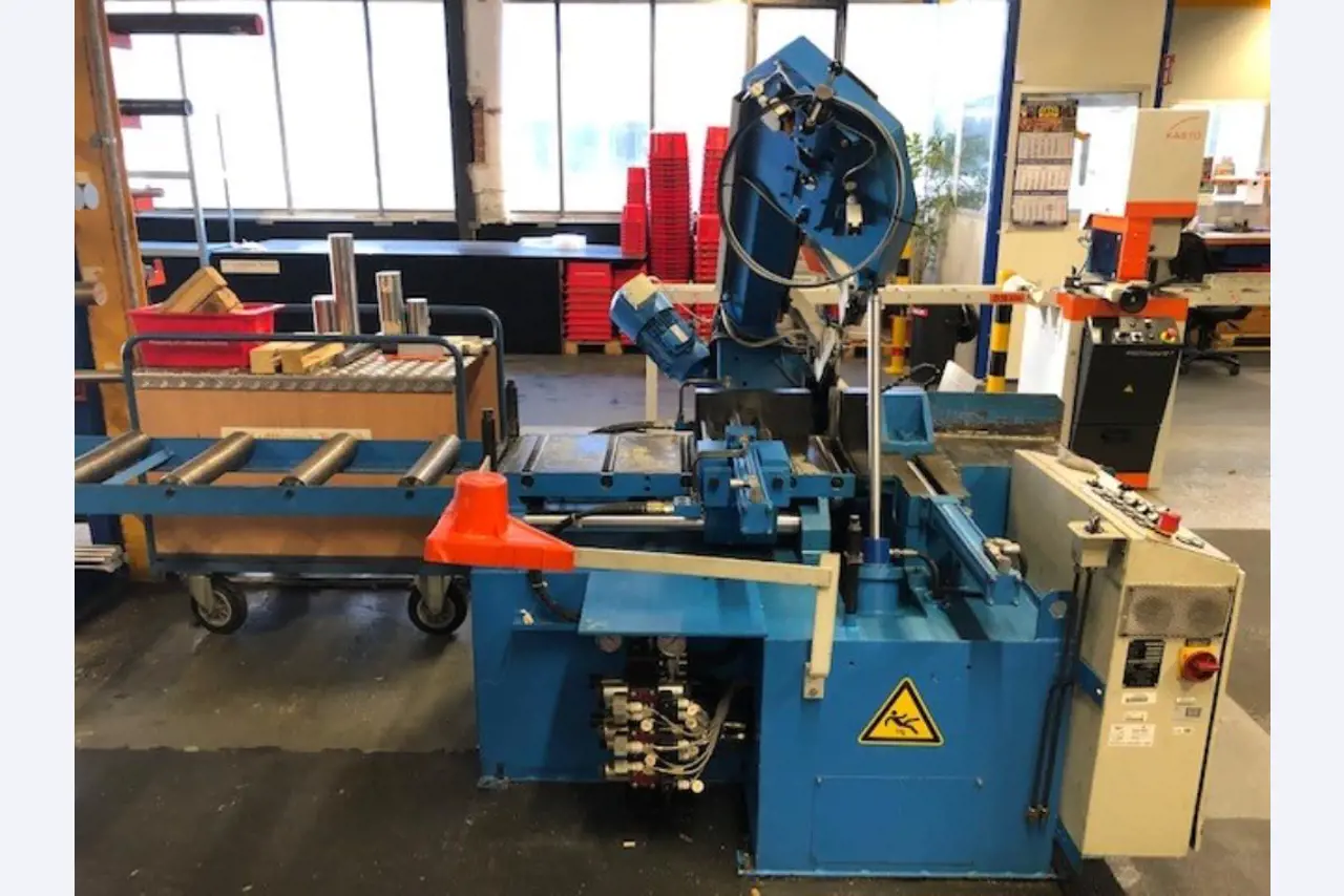 used forklifts and lifting devices-1