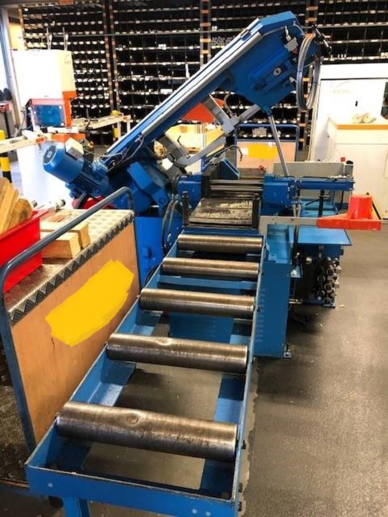 
used forklifts and lifting devices-6