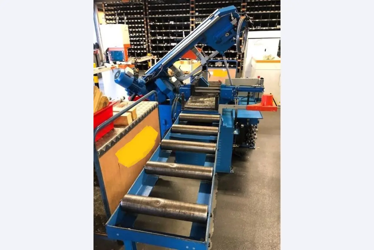 used forklifts and lifting devices-6