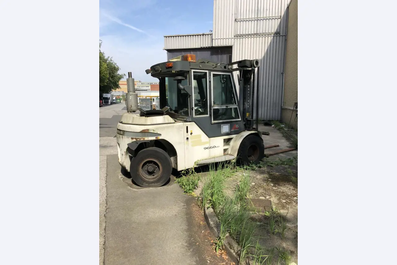 Gepflegte Flurförderfahrzeuge-1