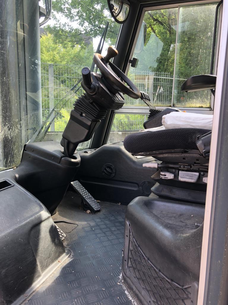 Gepflegte Flurförderfahrzeuge-4