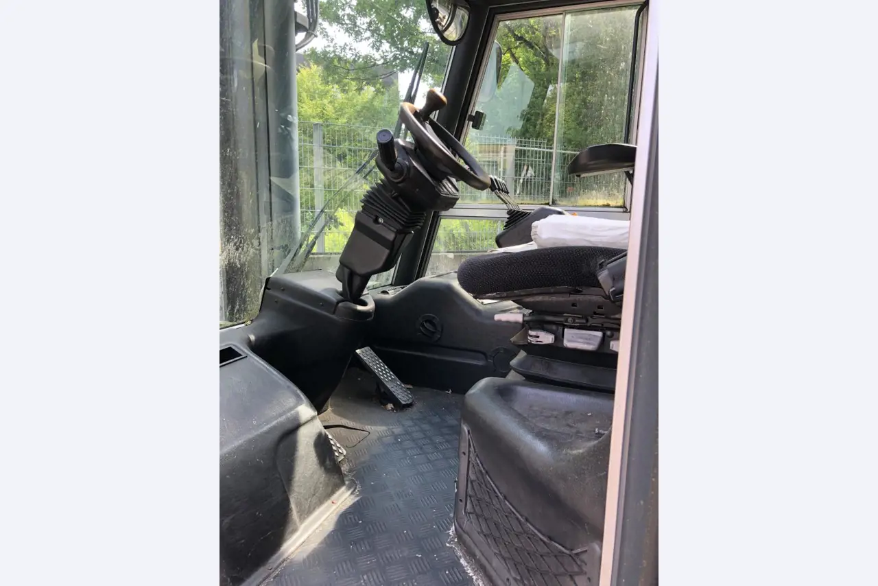 Gepflegte Flurförderfahrzeuge-4