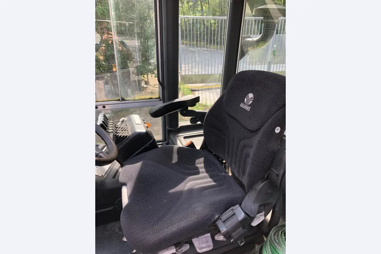 Gepflegte Flurförderfahrzeuge-6