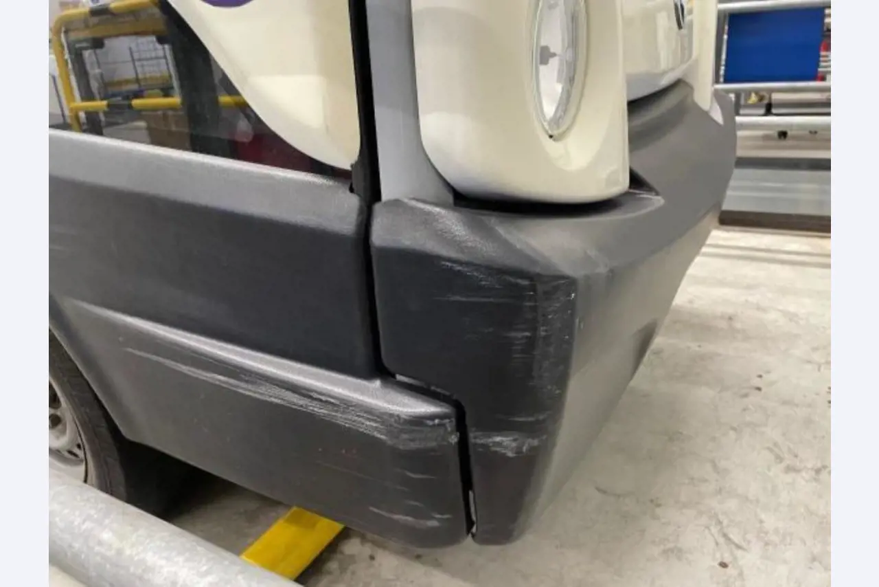 used forklifts and lifting devices-11