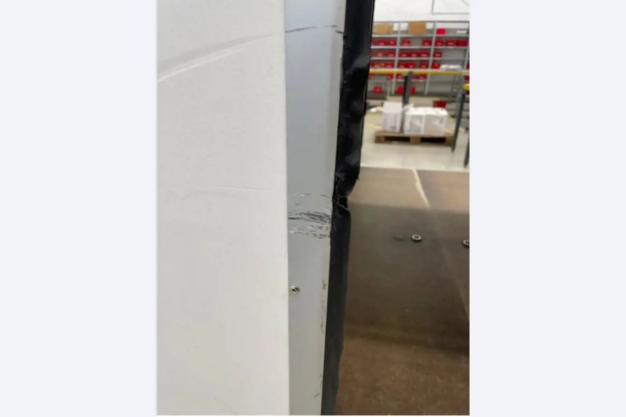 used forklifts and lifting devices-12