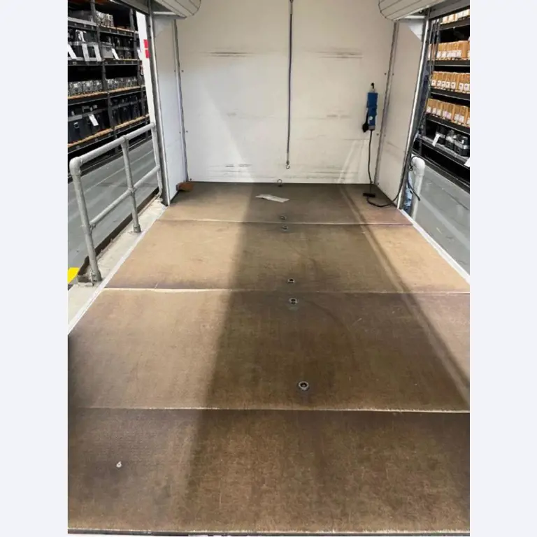 used forklifts and lifting devices-5