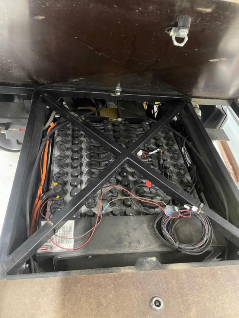 Gepflegte Flurförderfahrzeuge-6