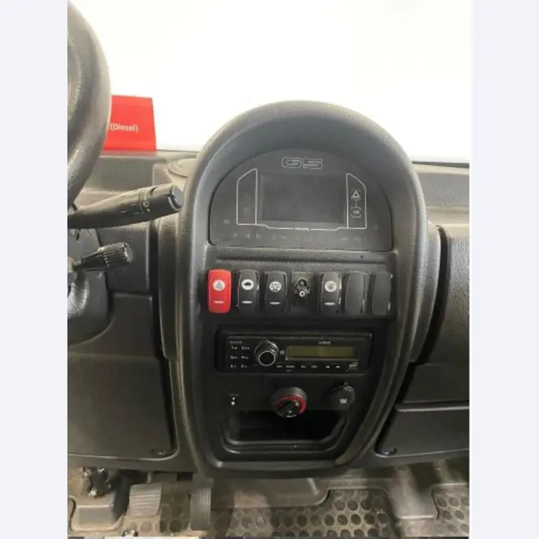 used forklifts and lifting devices-9