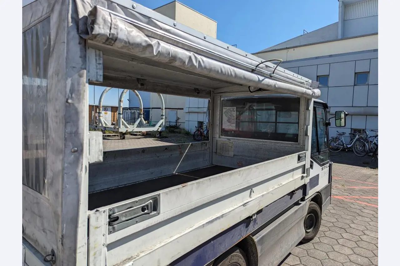 Gepflegte Flurförderfahrzeuge-11