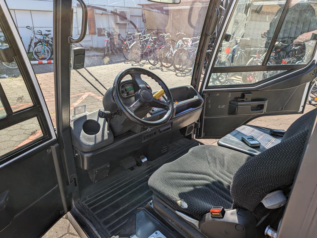 Gepflegte Flurförderfahrzeuge-12