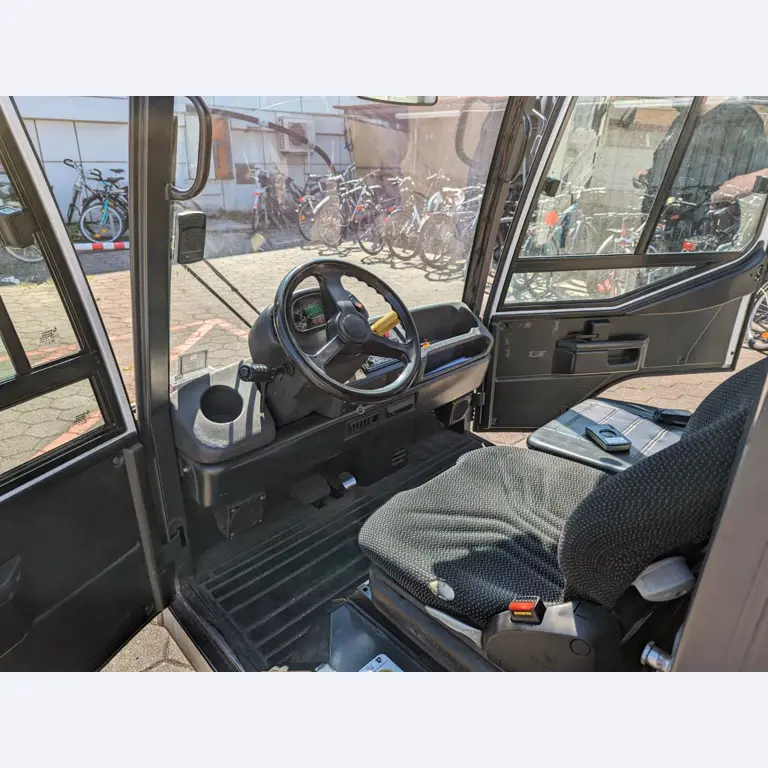 Gepflegte Flurförderfahrzeuge-12