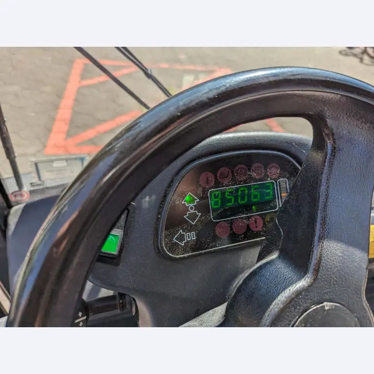 Gepflegte Flurförderfahrzeuge-13