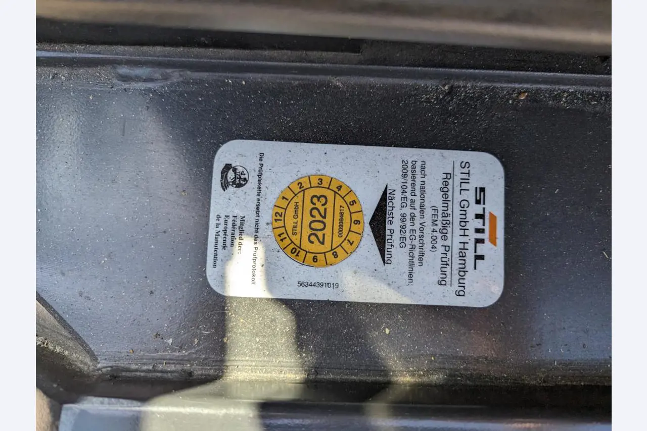 Gepflegte Flurförderfahrzeuge-14