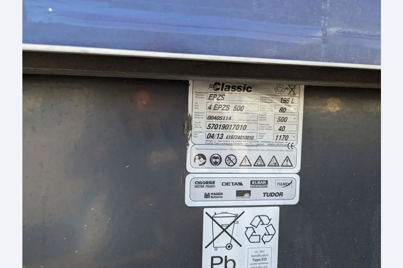 Gepflegte Flurförderfahrzeuge-16