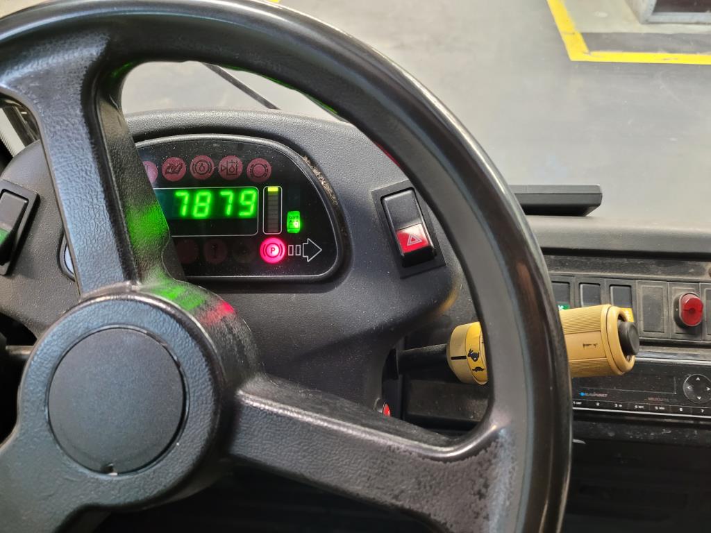 Gepflegte Flurförderfahrzeuge-6