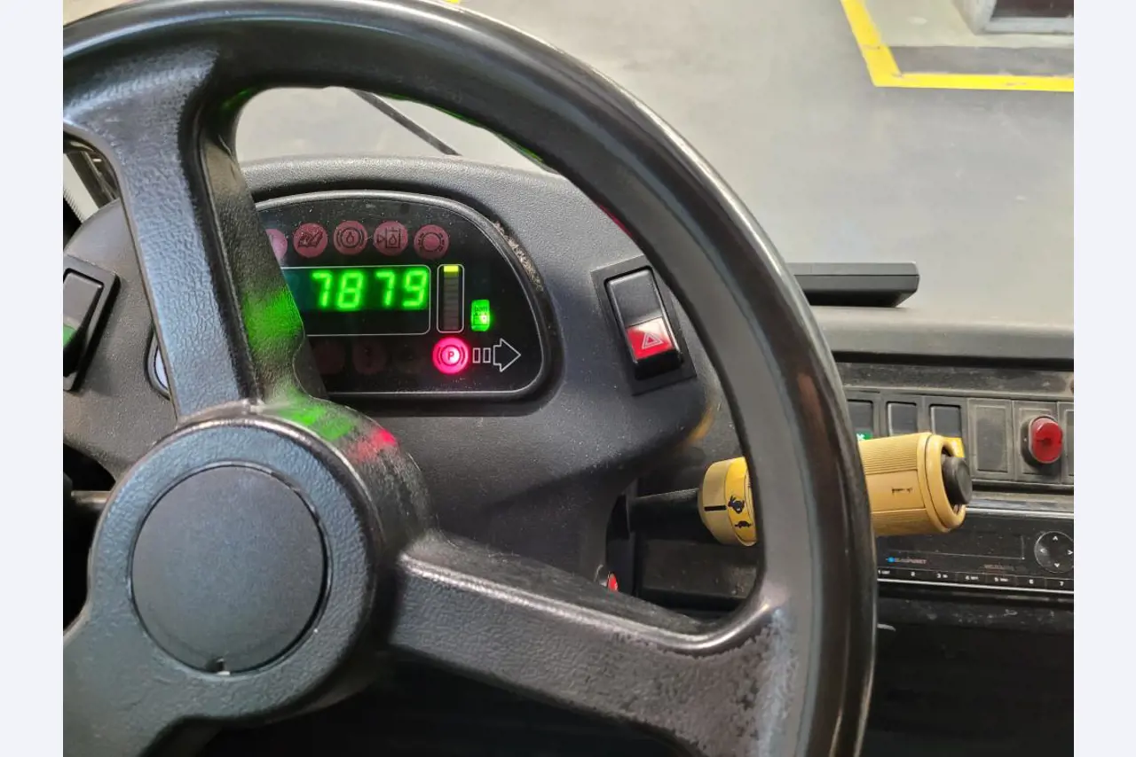 Gepflegte Flurförderfahrzeuge-6