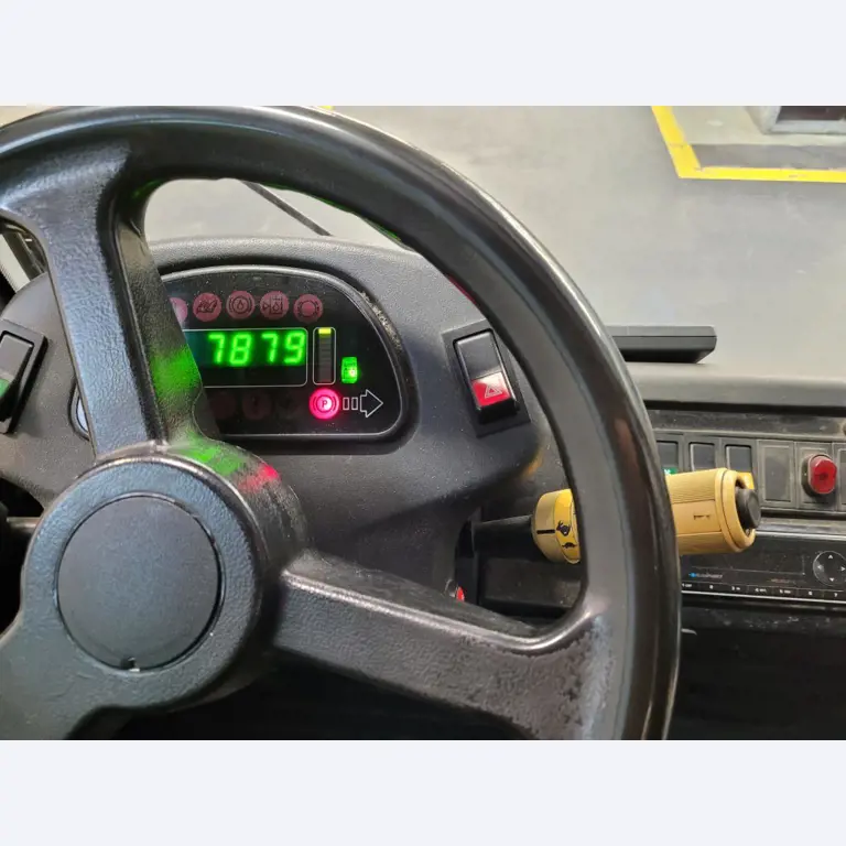 Gepflegte Flurförderfahrzeuge-6