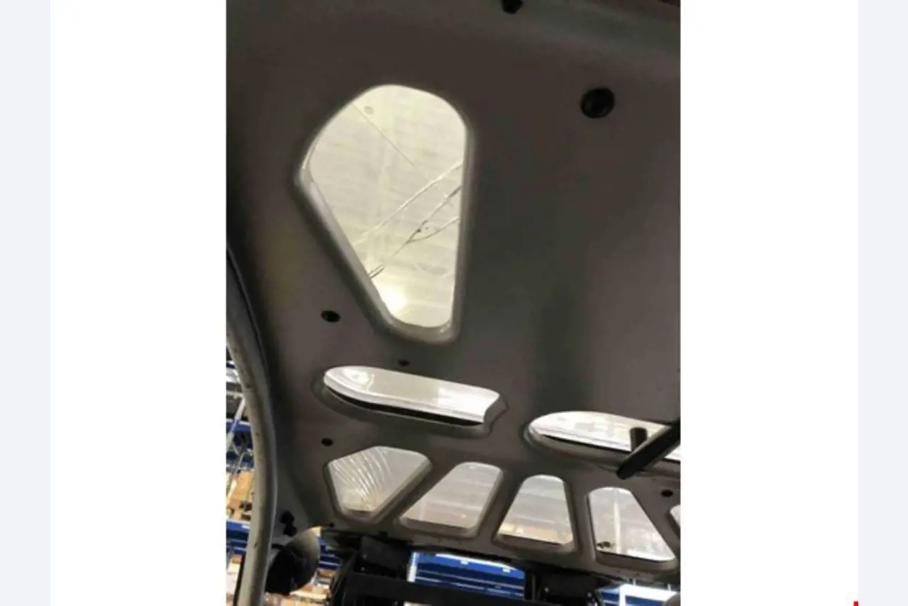 used forklifts and lifting devices-10