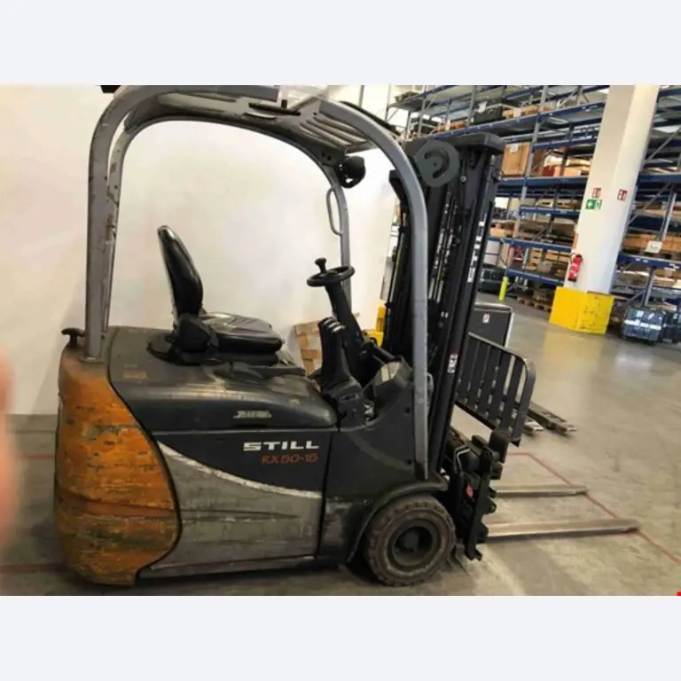 used forklifts and lifting devices-1