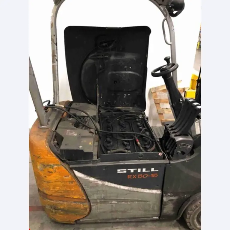 used forklifts and lifting devices-3