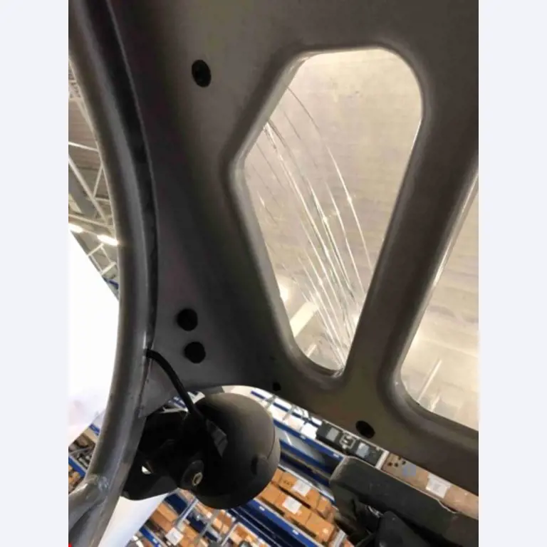 used forklifts and lifting devices-9