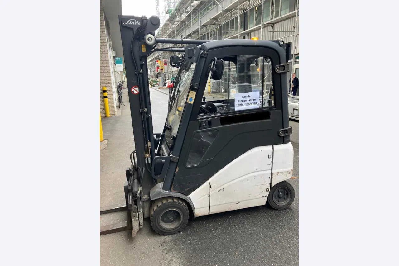 Gepflegte Flurförderfahrzeuge-1