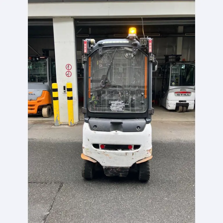 Gepflegte Flurförderfahrzeuge-3