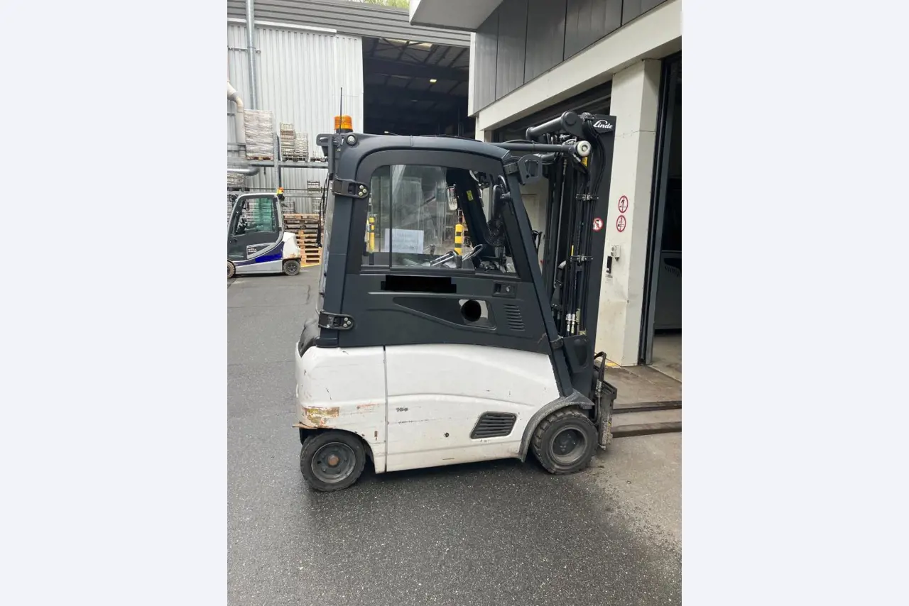 Gepflegte Flurförderfahrzeuge-4