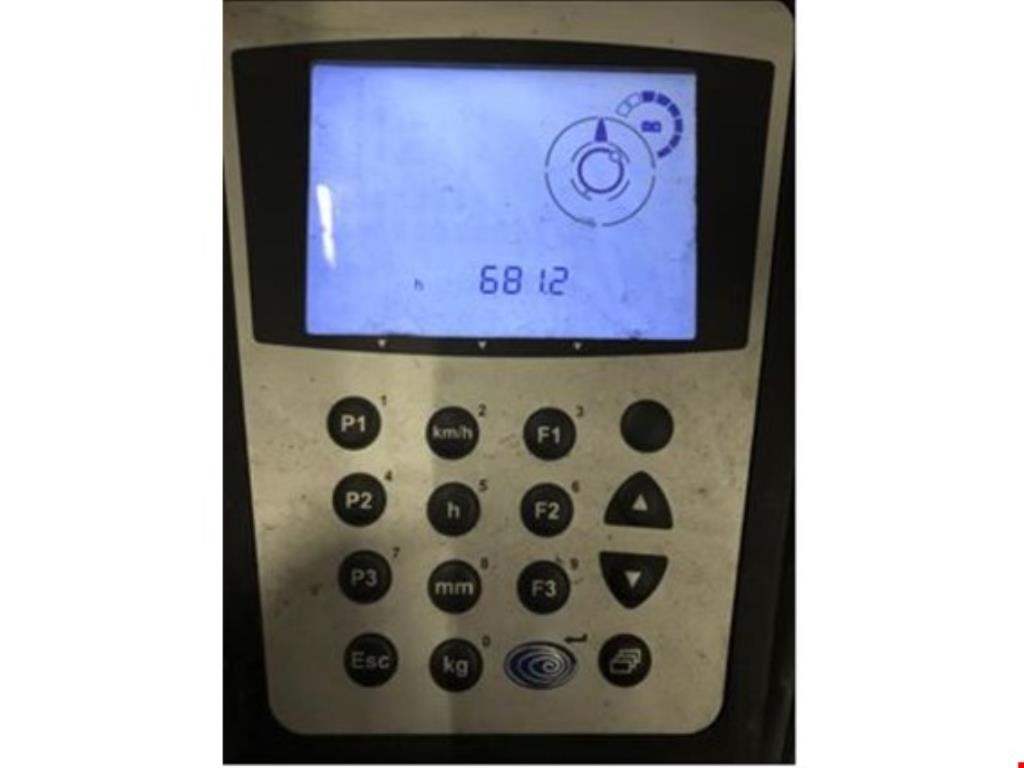 Gepflegte Flurförderfahrzeuge-9