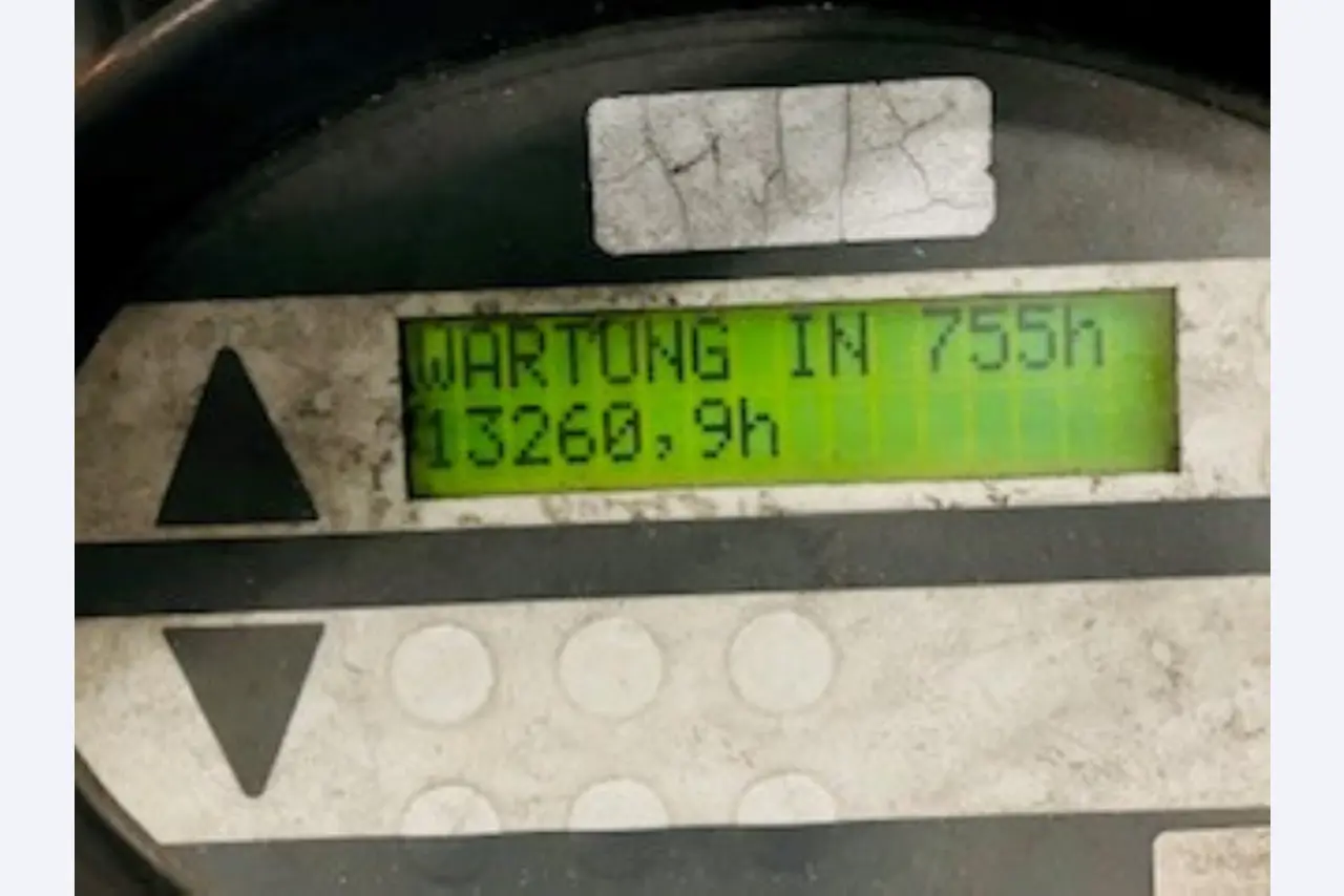 used forklifts and lifting devices-6