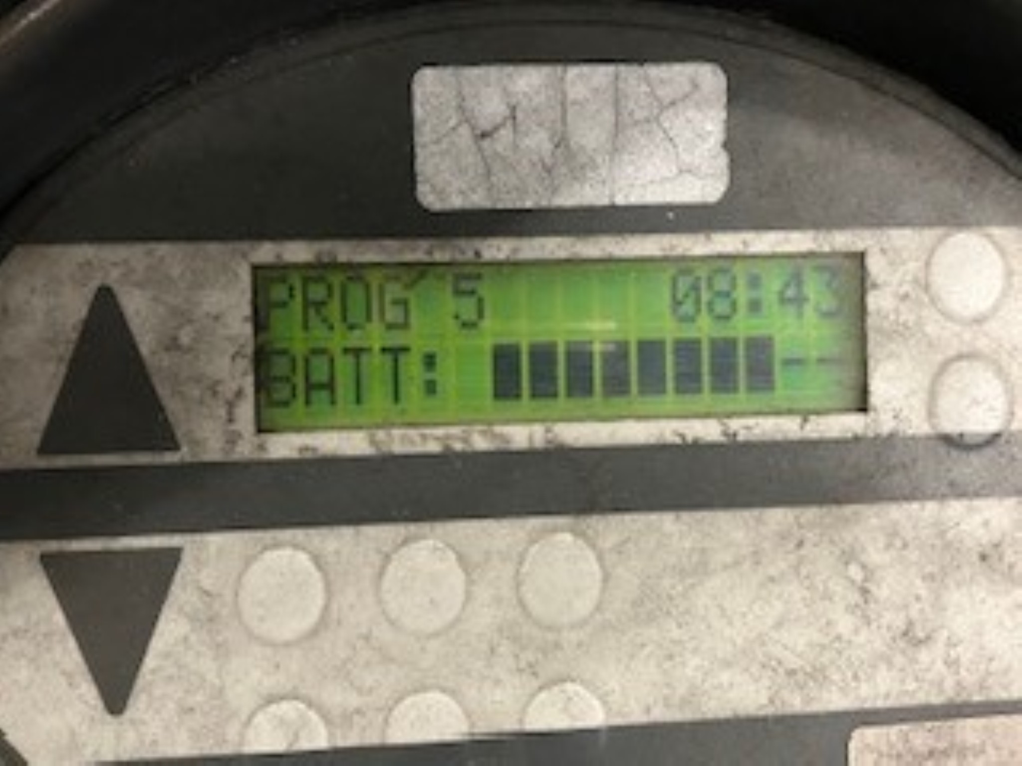 
used forklifts and lifting devices-7