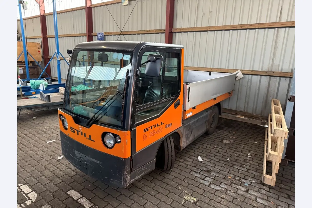 used forklifts and lifting devices-2