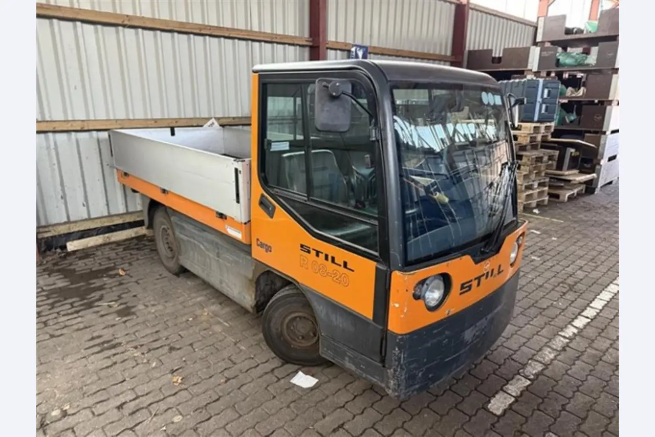 used forklifts and lifting devices-1