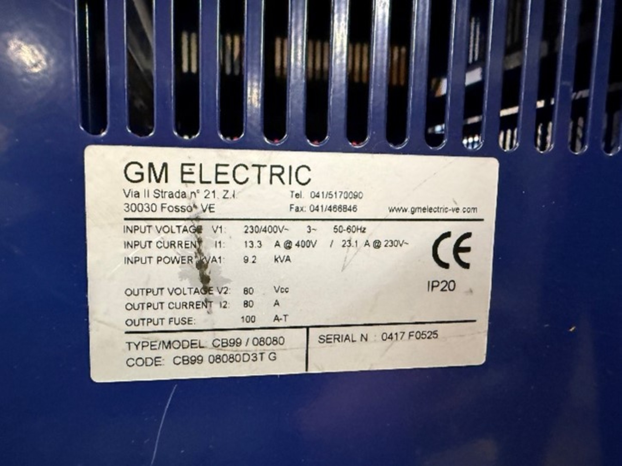 
used forklifts and lifting devices-9