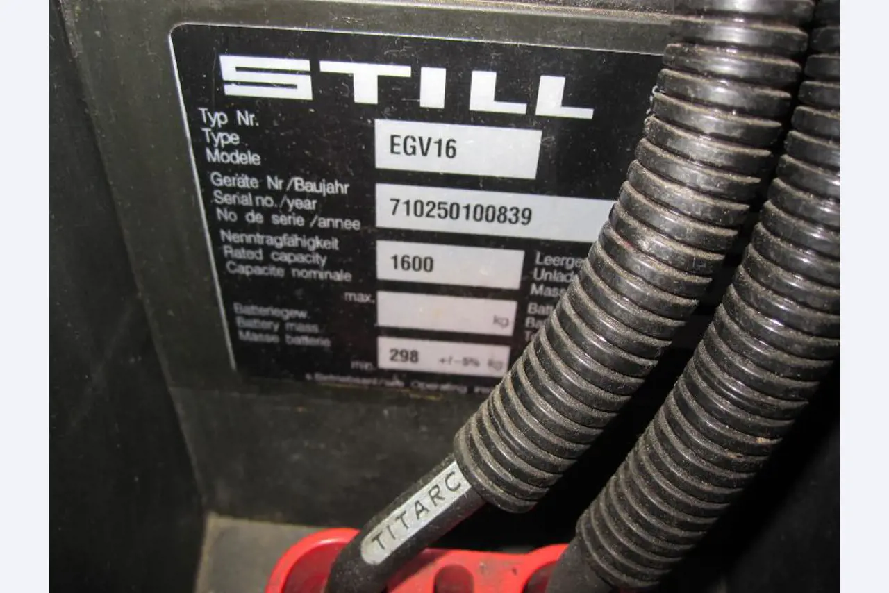 Gepflegte Flurförderfahrzeuge-2