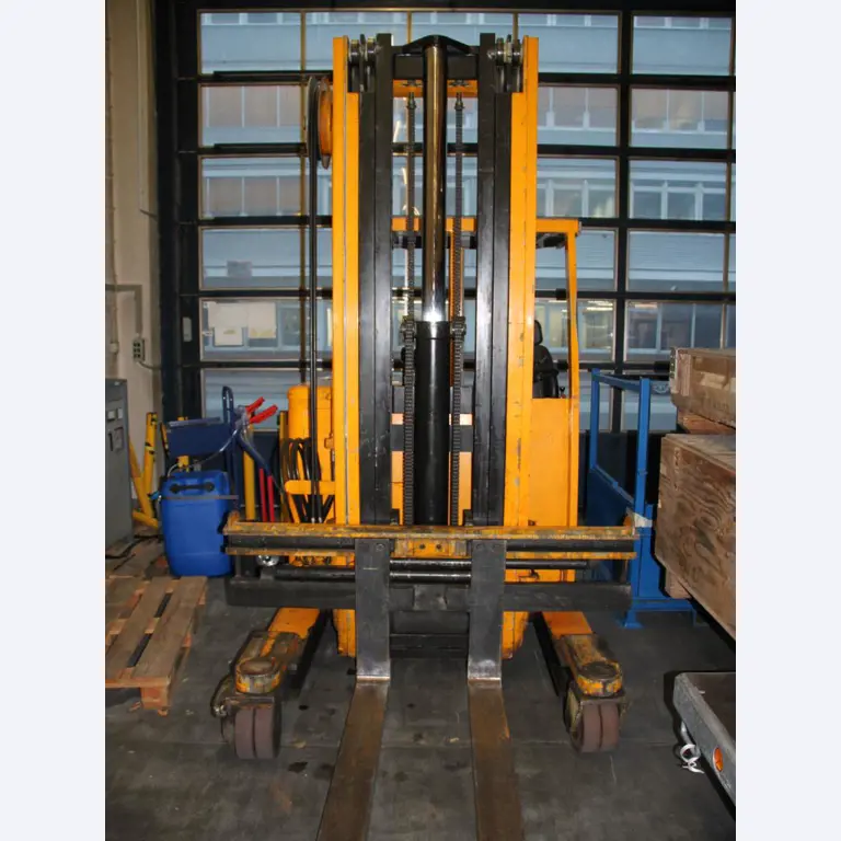 Gepflegte Flurförderfahrzeuge-4