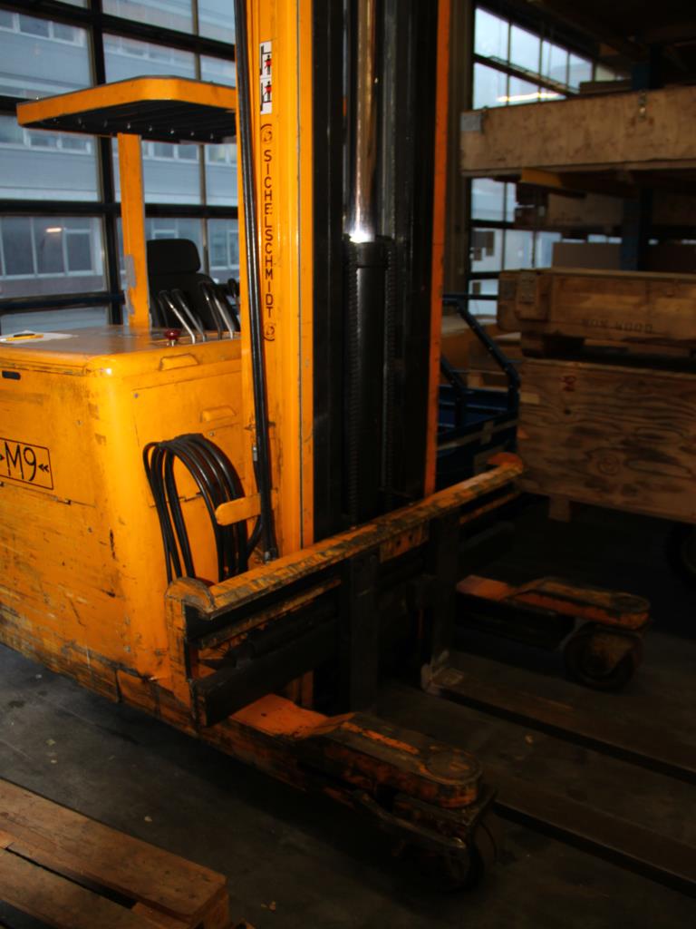 Gepflegte Flurförderfahrzeuge-5