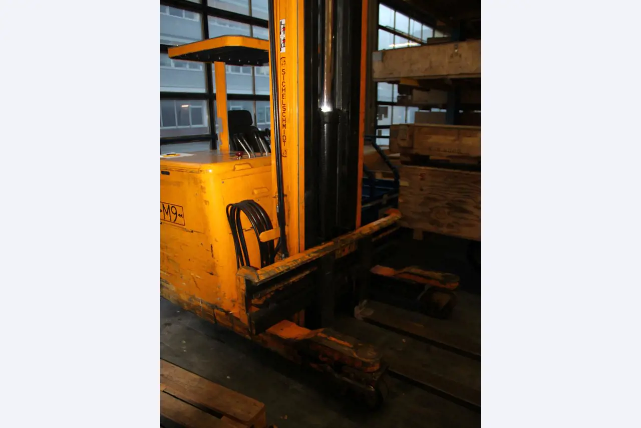 Gepflegte Flurförderfahrzeuge-5