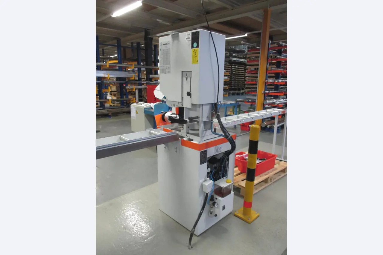 Gepflegte Flurförderfahrzeuge-1